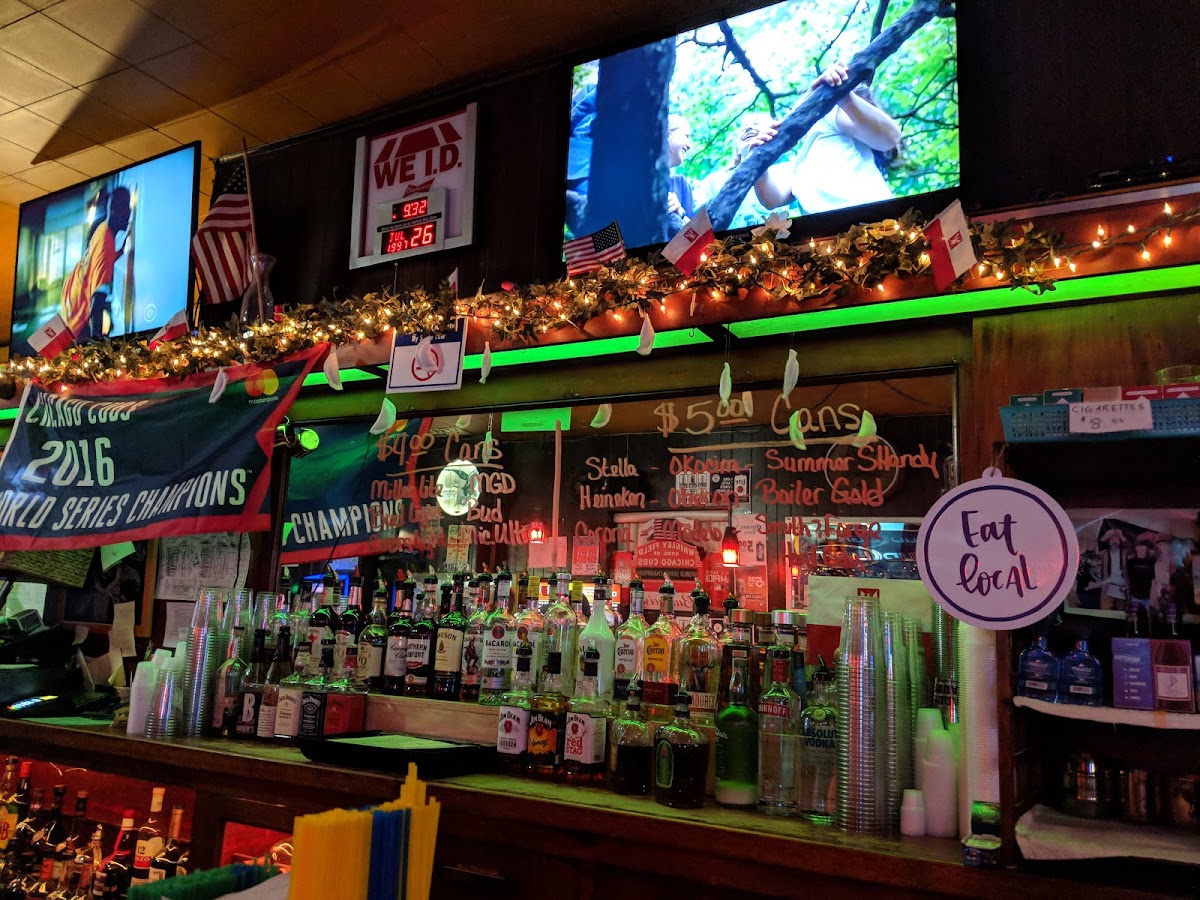Center Lounge & Restaurant